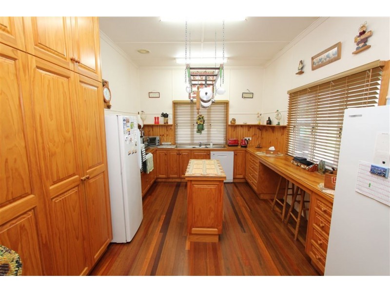 100 Beach Road, Ayr QLD 4807
