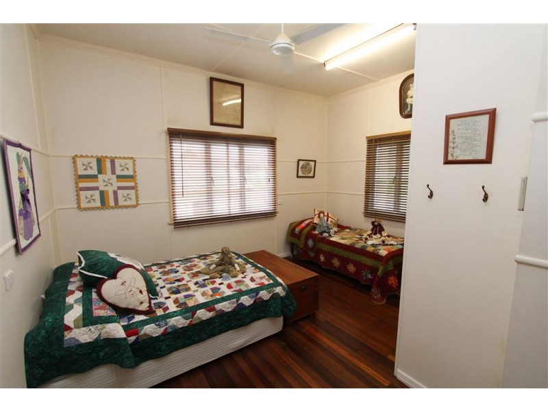 100 Beach Road, Ayr QLD 4807