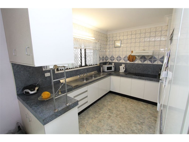69 Young Street, Ayr QLD 4807