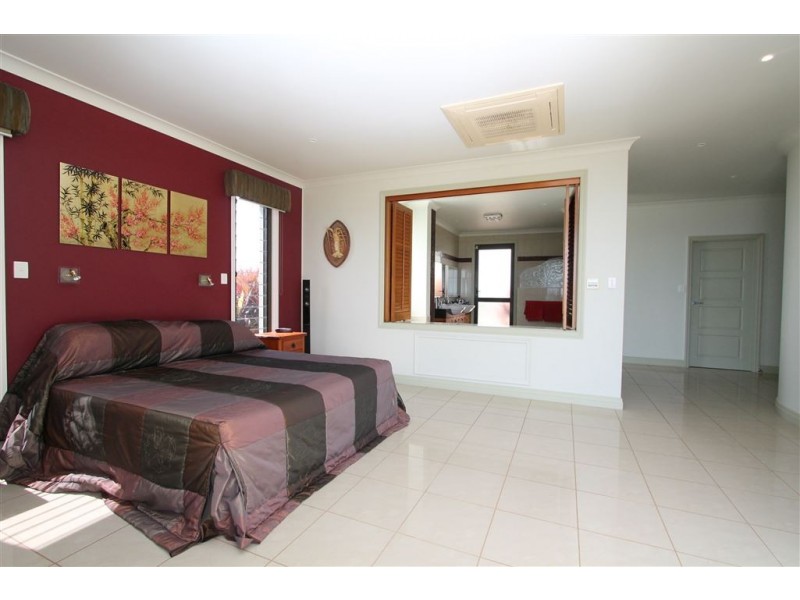 75 Adelaide Terrace, Bowen QLD 4805