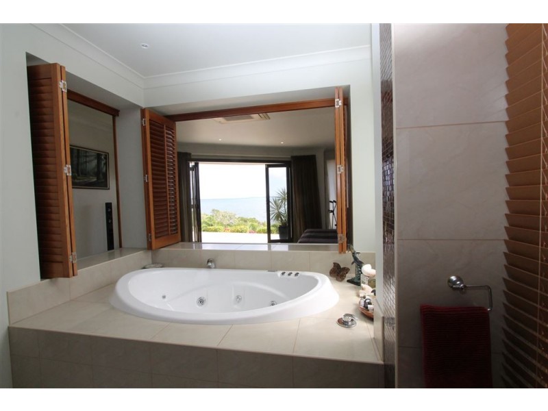 75 Adelaide Terrace, Bowen QLD 4805