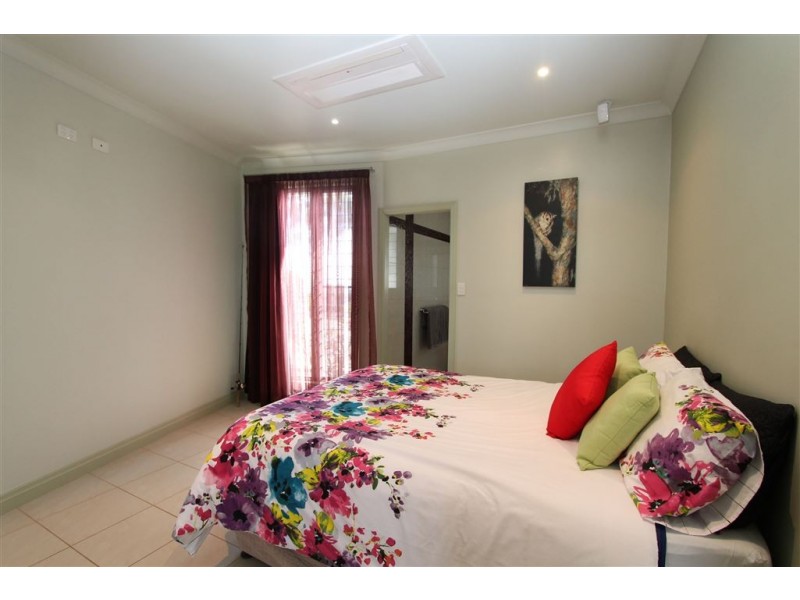 75 Adelaide Terrace, Bowen QLD 4805
