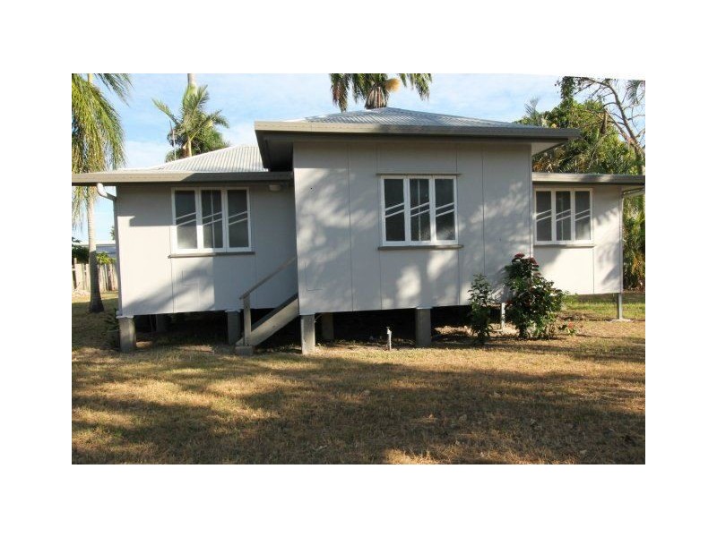 8 Fourth Street, Home Hill QLD 4806