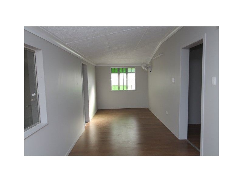 8 Fourth Street, Home Hill QLD 4806