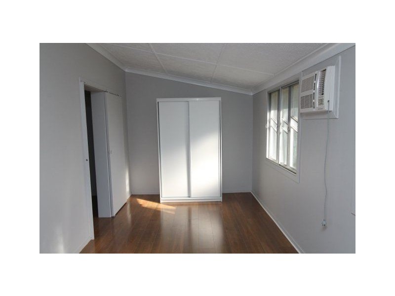 8 Fourth Street, Home Hill QLD 4806