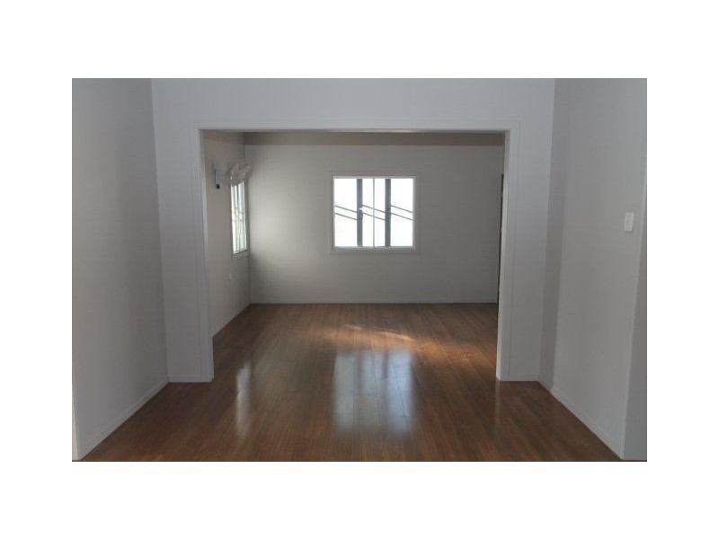 8 Fourth Street, Home Hill QLD 4806