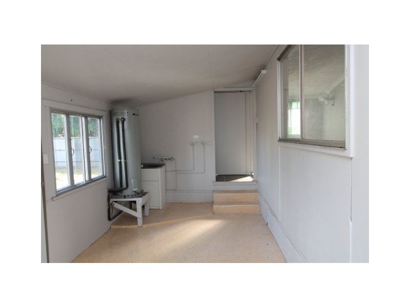 8 Fourth Street, Home Hill QLD 4806