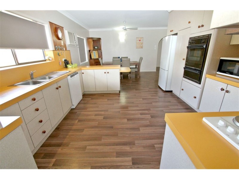 88- 90 Munro Street, Brandon QLD 4808