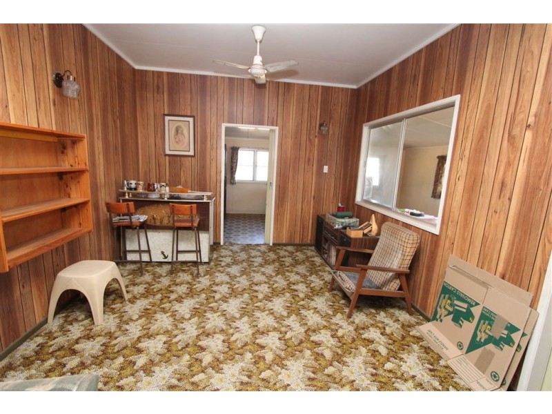 5 Queen Street, Ayr QLD 4807