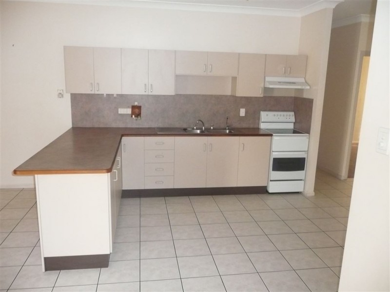 2/47 Macmillan Street, Ayr QLD 4807
