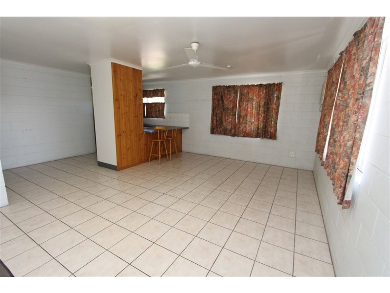 1/5 Macmillan Street, Ayr QLD 4807