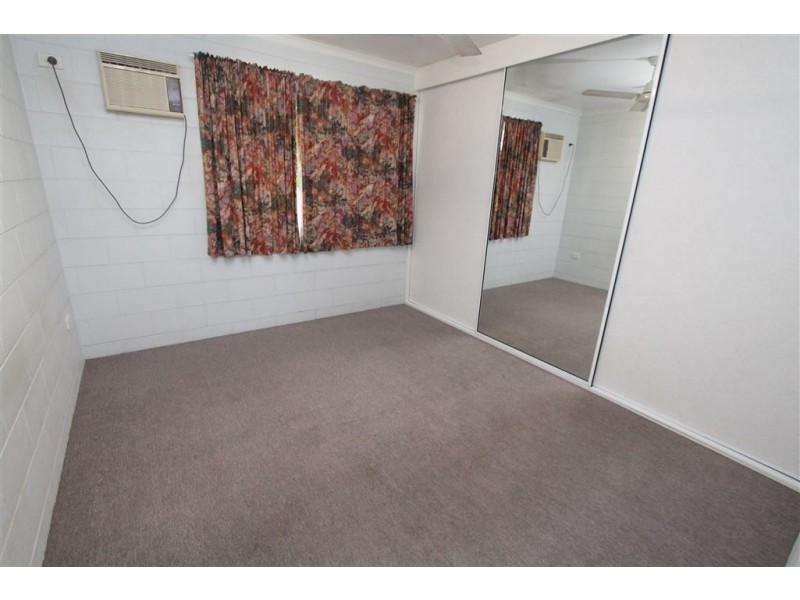 1/5 Macmillan Street, Ayr QLD 4807