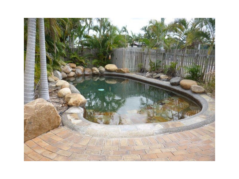 2/25 Conley Street, Ayr QLD 4807