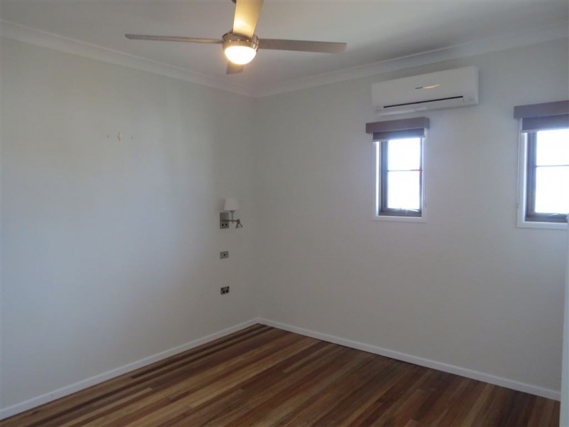 1/202 Queen Street, Ayr QLD 4807