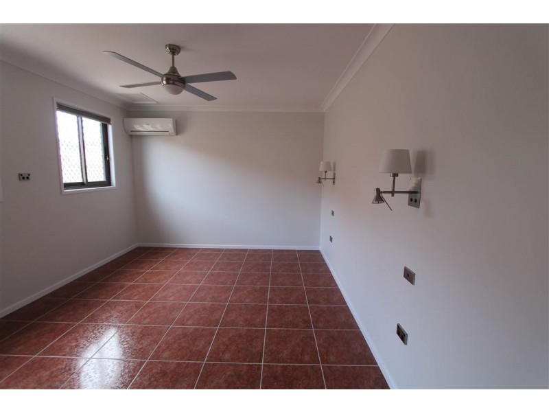 1/202 Queen Street, Ayr QLD 4807
