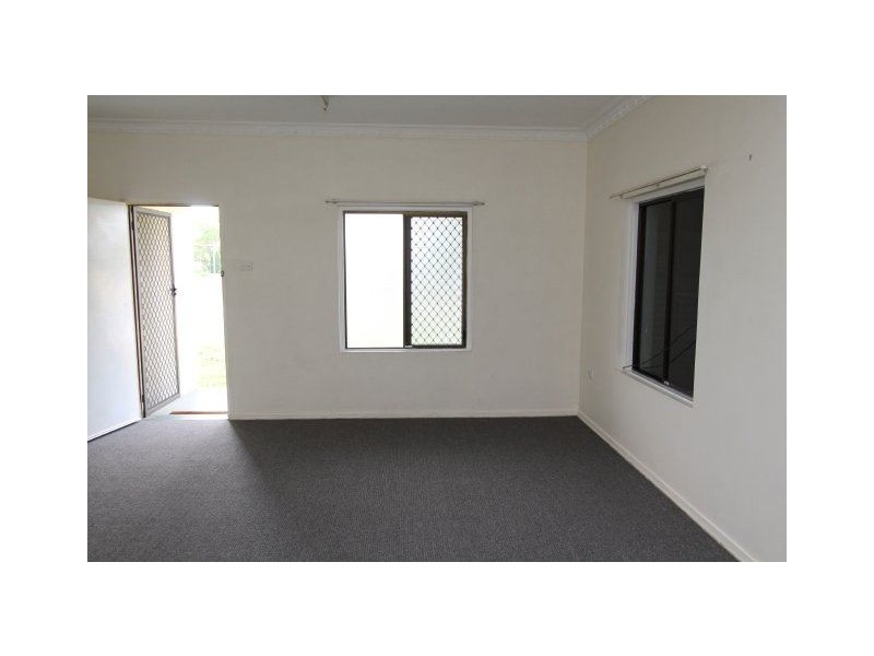 54 Fourth Street, Home Hill QLD 4806