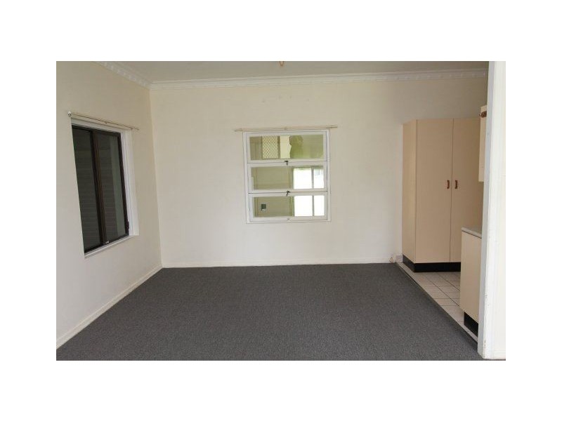 54 Fourth Street, Home Hill QLD 4806