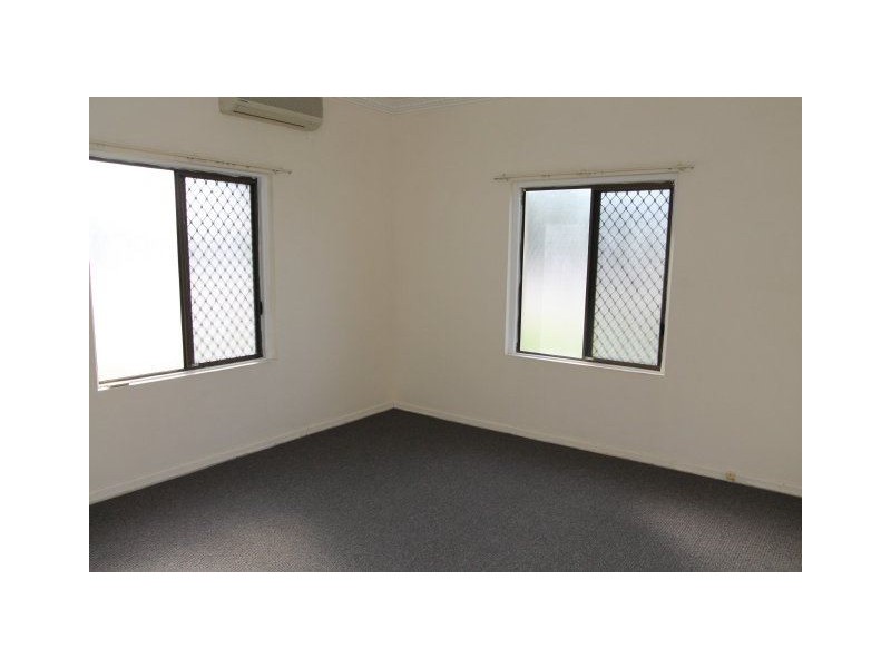 54 Fourth Street, Home Hill QLD 4806