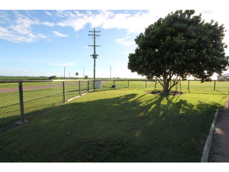 126 Anabranch Road, Jarvisfield QLD 4807