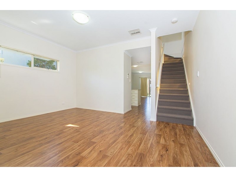 52 MacMillan Avenue, Mawson Lakes SA 5095