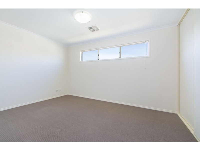 52 MacMillan Avenue, Mawson Lakes SA 5095