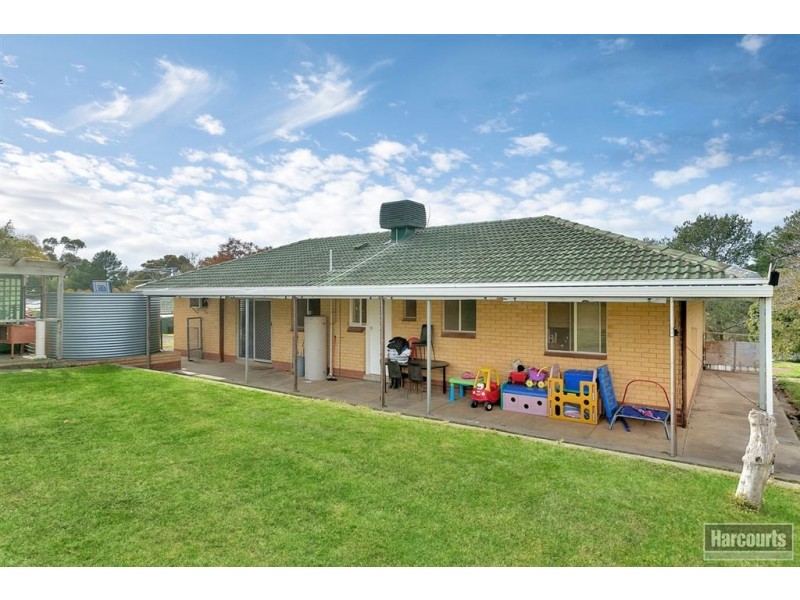 17 Adelaide Road, Greenock SA 5360