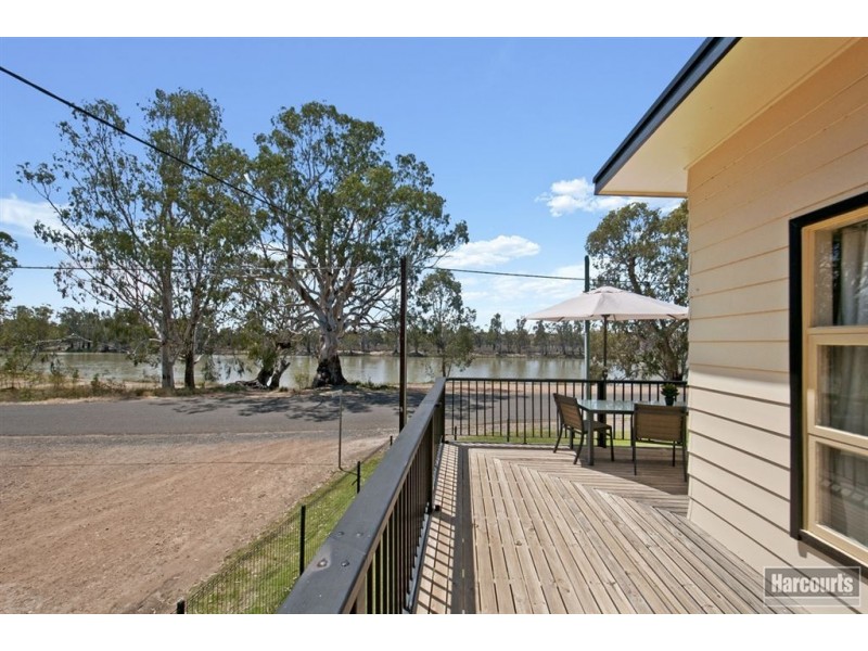 Lt 209 McPhee Ave, Blanchetown SA 5357