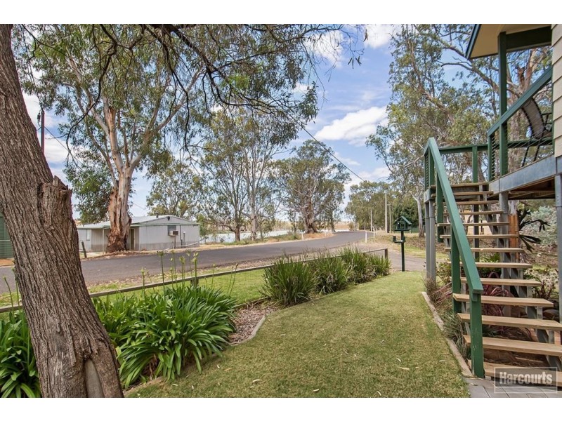 Lt 10 McPhee Avenue, Blanchetown SA 5357