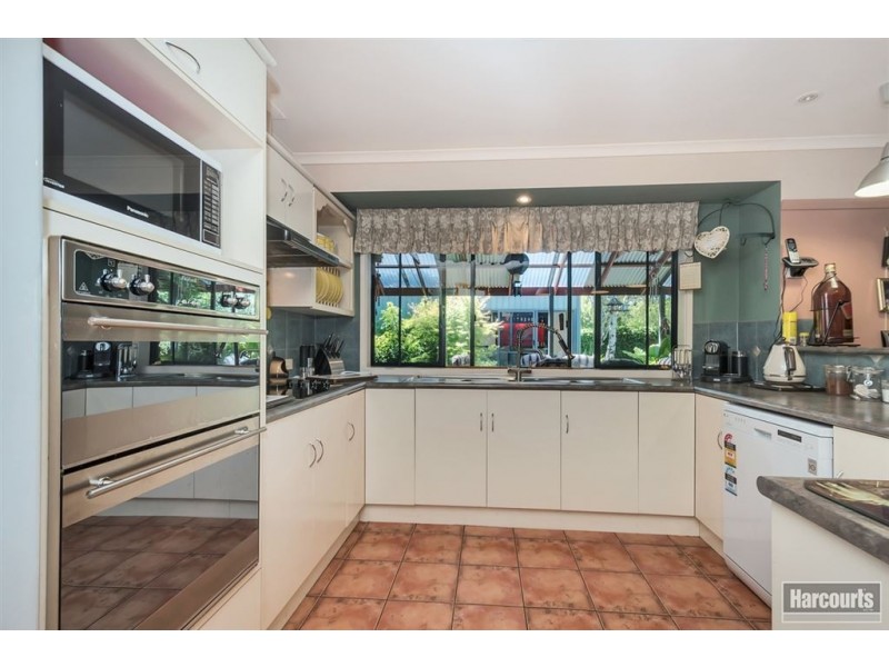 37 Whiteman Rd, Williamstown SA 5351