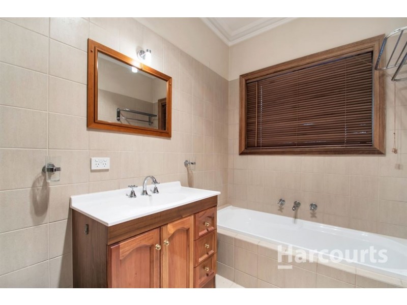 27 Pinot Crescent, Nuriootpa SA 5355
