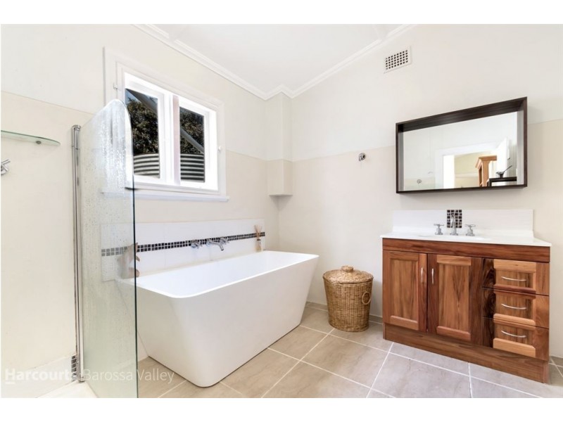 62 Moculta Road, Angaston SA 5353