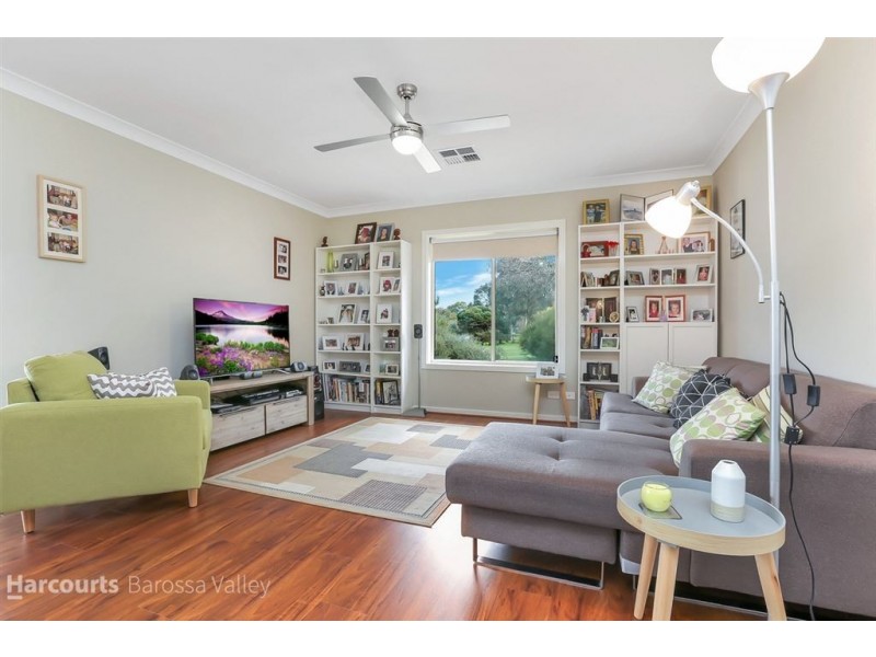 12 Polkinghorne Place, Williamstown SA 5351