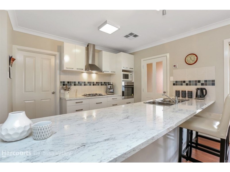 12 Polkinghorne Place, Williamstown SA 5351