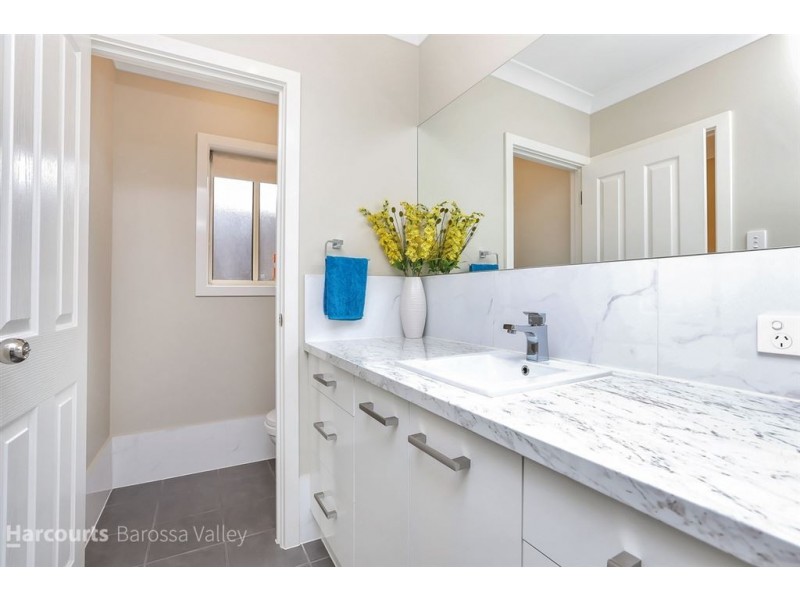 12 Polkinghorne Place, Williamstown SA 5351