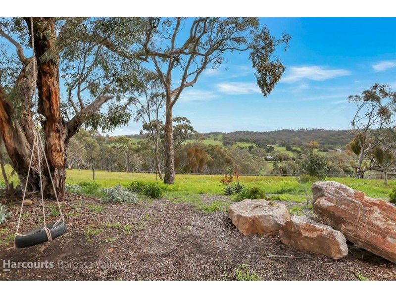 8411 Horrocks Highway, Clare SA 5453