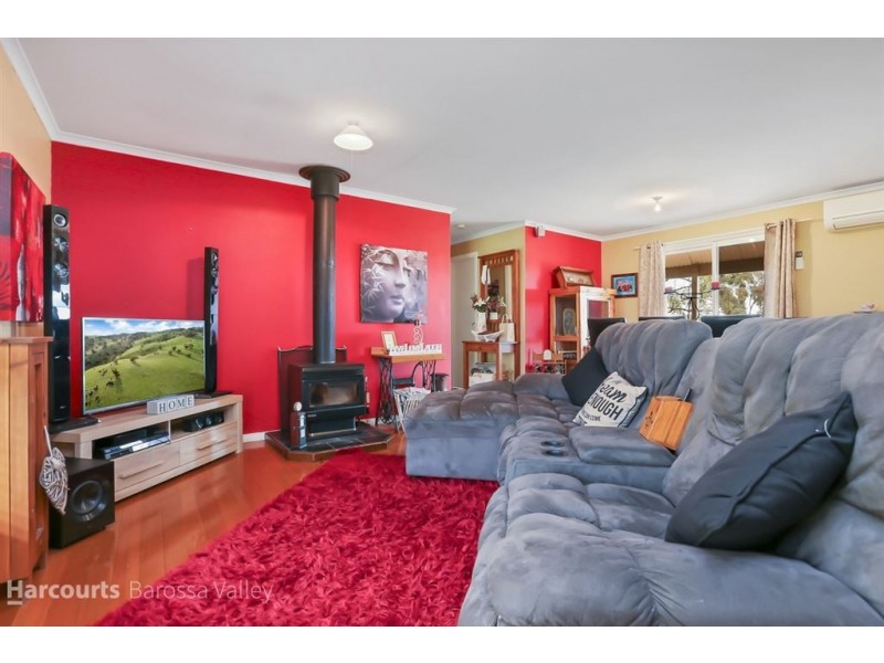 8411 Horrocks Highway, Clare SA 5453