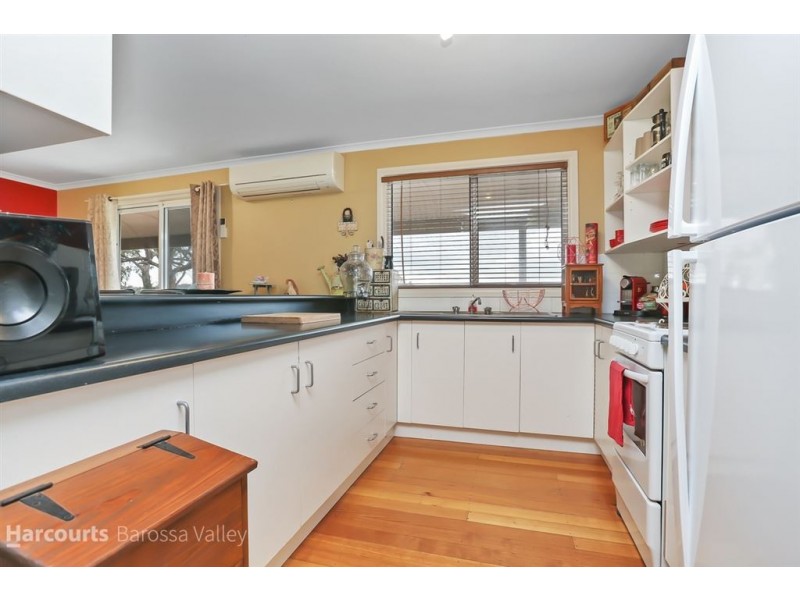 8411 Horrocks Highway, Clare SA 5453