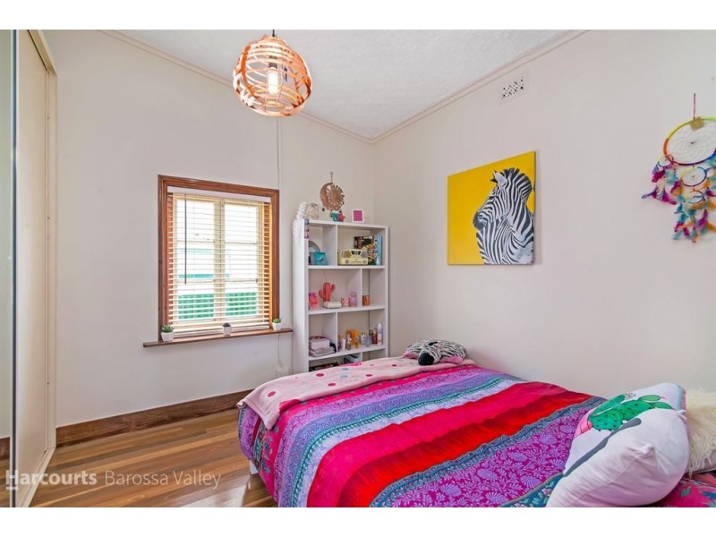 33 Fourth Street, Gawler South SA 5118