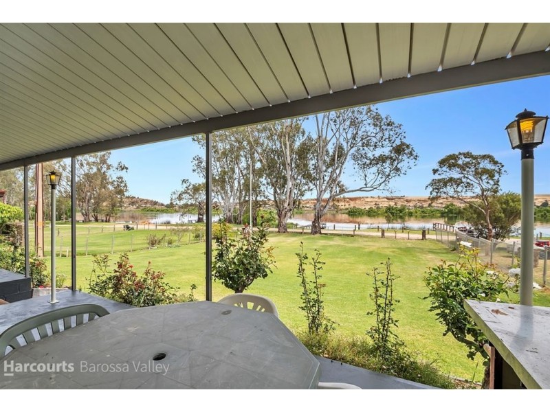 12 Murray Terrace, Cowirra SA 5238