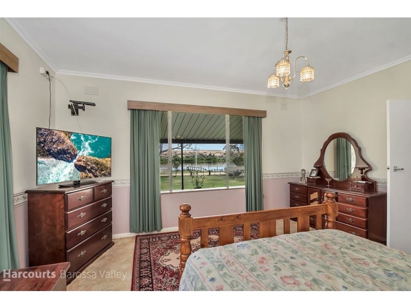 12 Murray Terrace, Cowirra SA 5238