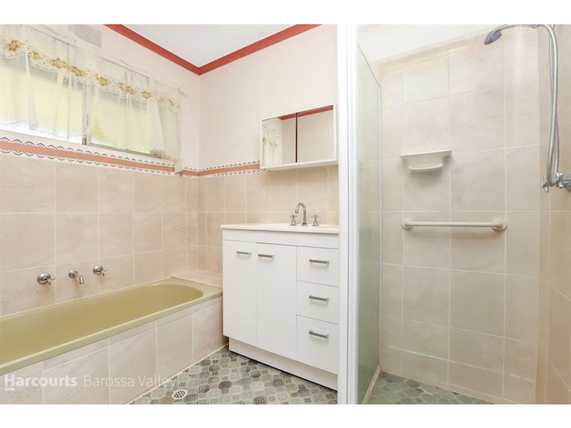 28 Krieg Road, Evanston Park SA 5116