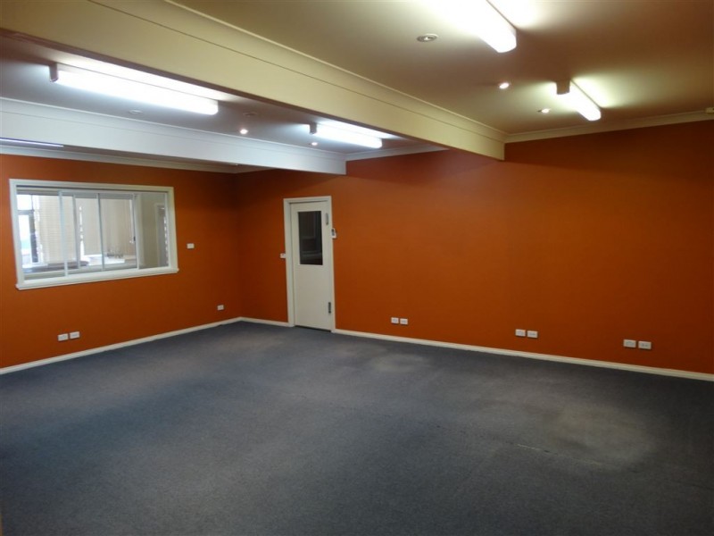394 McDonald road, Lavington NSW 2641