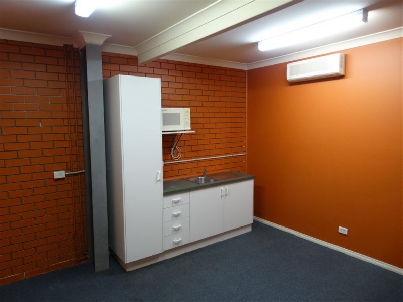 394 McDonald road, Lavington NSW 2641