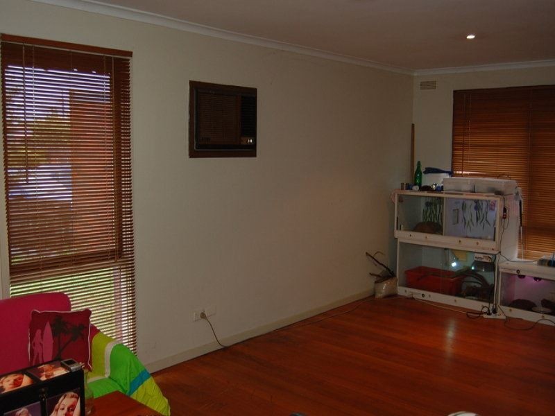 8 Whiton Grove, Wyndham Vale VIC 3024