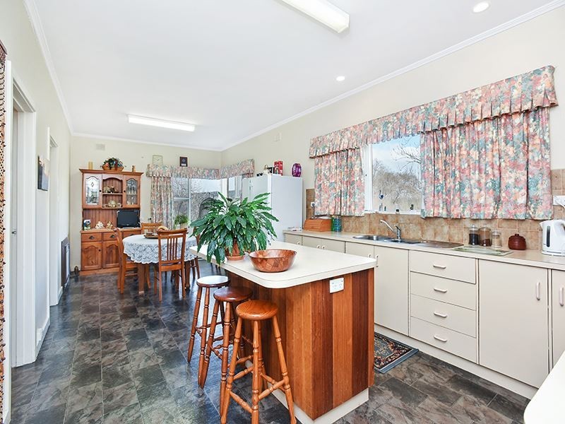 17 Arthur Road, Mount Compass SA 5210