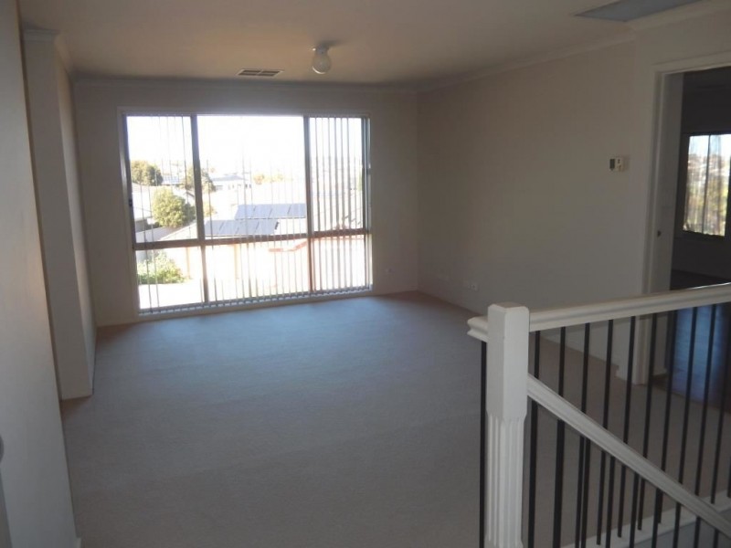 7 Kestrel Circuit, Seaford Rise SA 5169