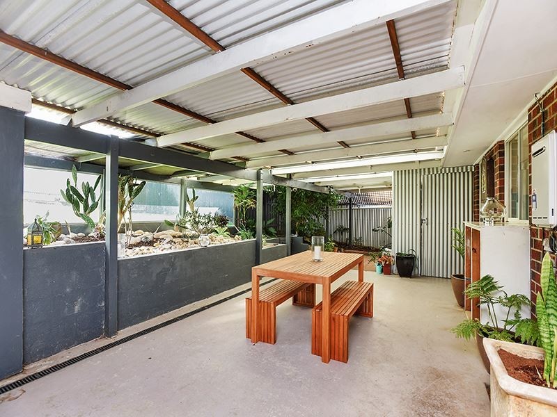 33 Woocalla Street, O’sullivan Beach SA 5166