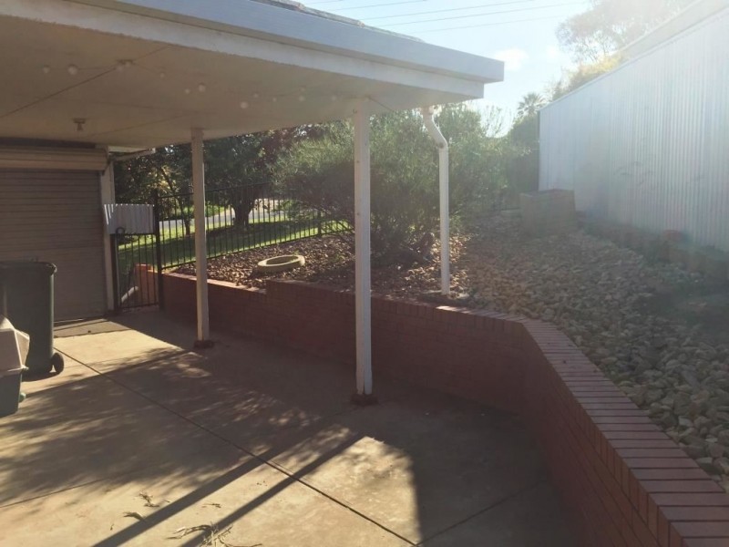 14 Higgins Street, Hackham SA 5163