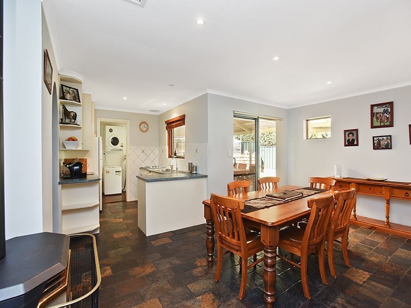 70 Heysen Drive, Trott Park SA 5158