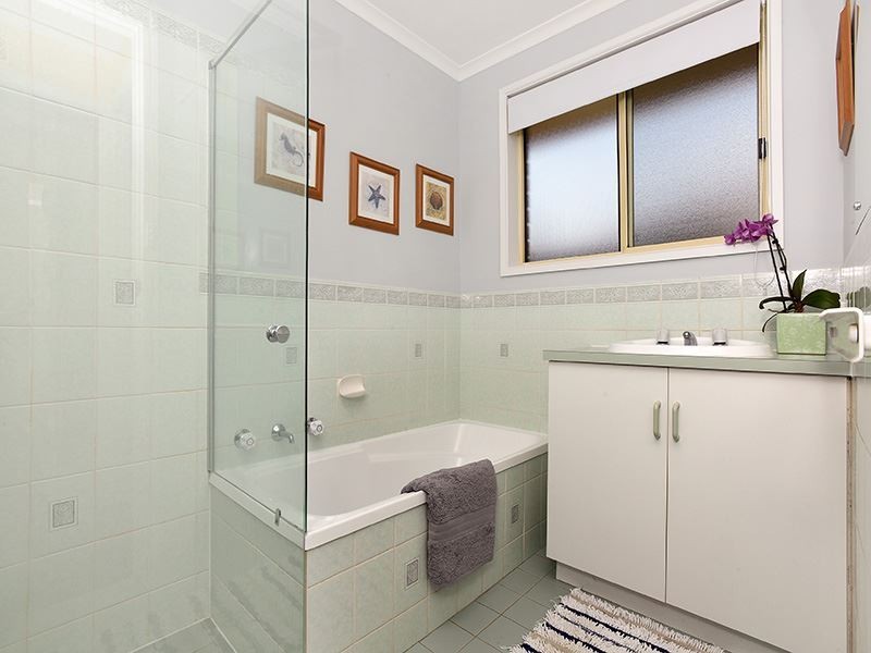 18 Greenlees Parade, Aldinga Beach SA 5173